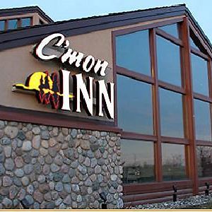 C'Mon Inn & Suites Fargo